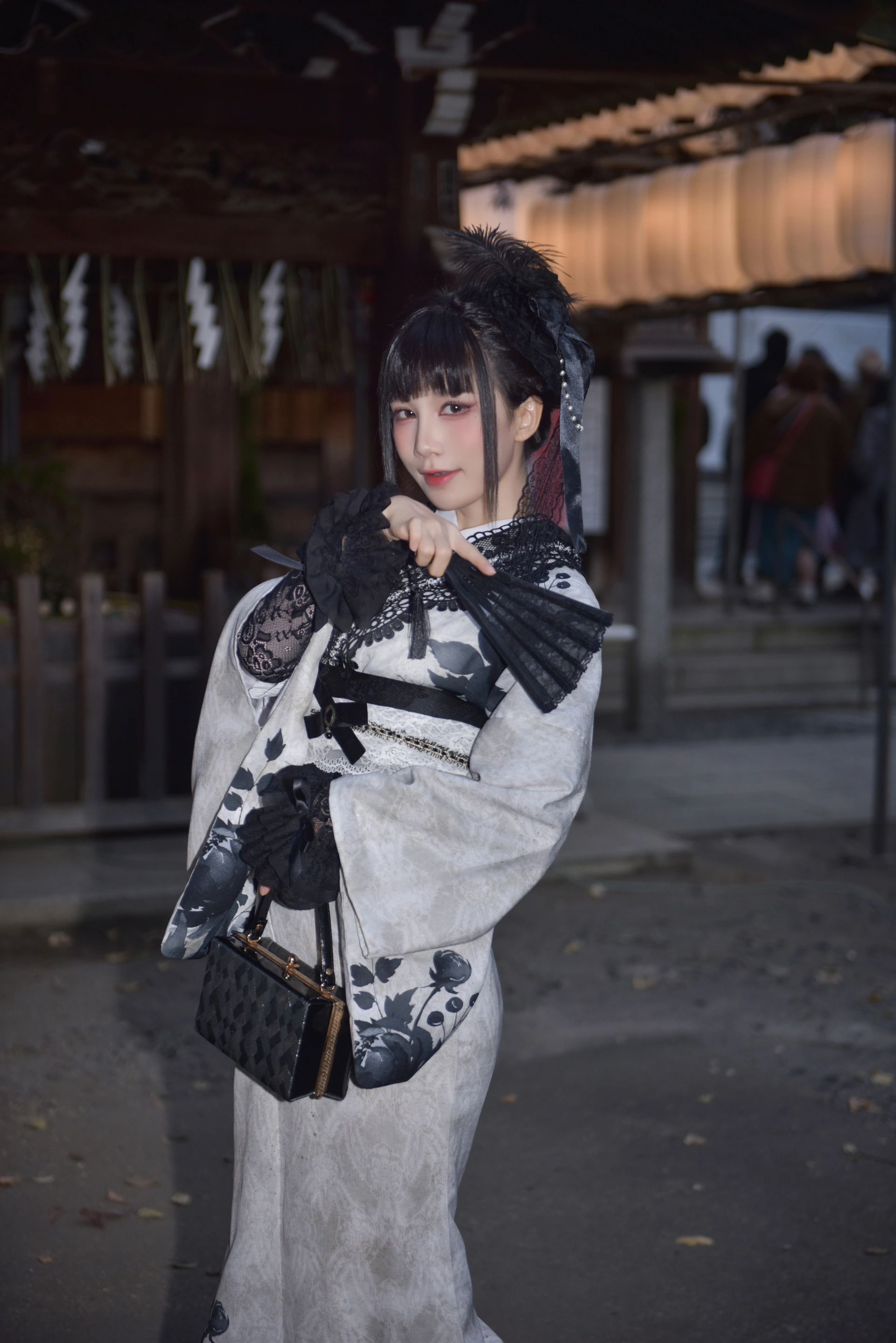 水淼Aqua – NO.225 Black Lace Kimono 3